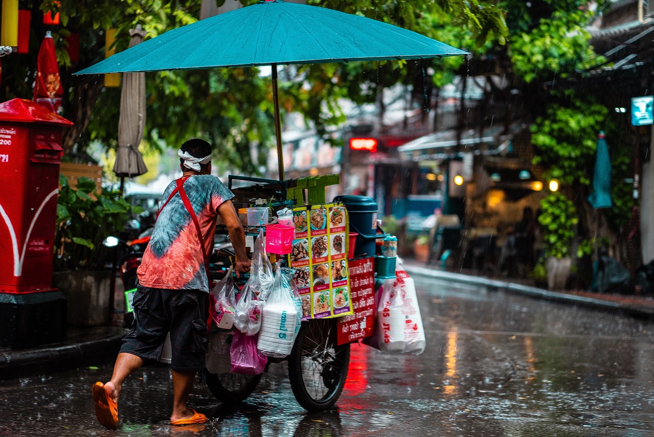 ★ Iconic Street Foods to Try